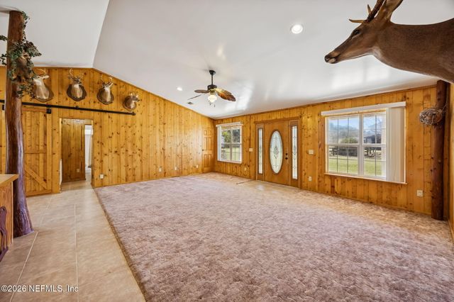 4564 CRAZY HORSE Avenue B, Middleburg, FL 32068