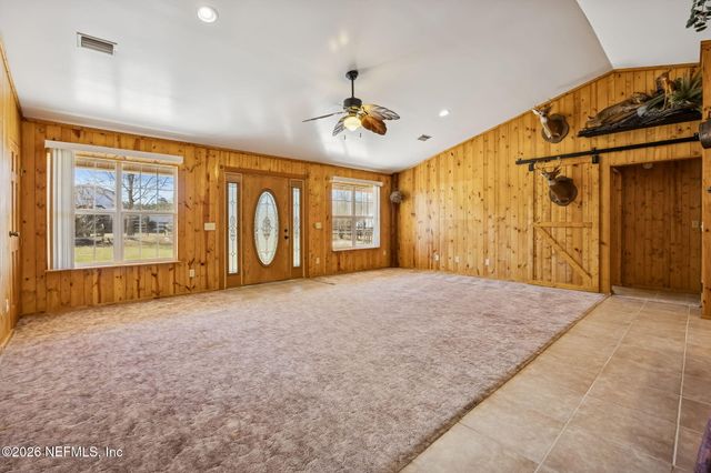 4564 CRAZY HORSE Avenue B, Middleburg, FL 32068