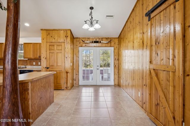 4564 CRAZY HORSE Avenue B, Middleburg, FL 32068