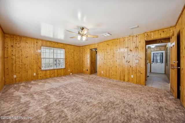 4564 CRAZY HORSE Avenue B, Middleburg, FL 32068