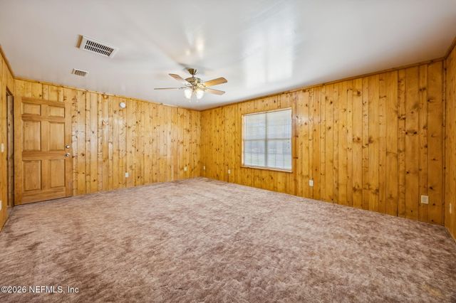 4564 CRAZY HORSE Avenue B, Middleburg, FL 32068