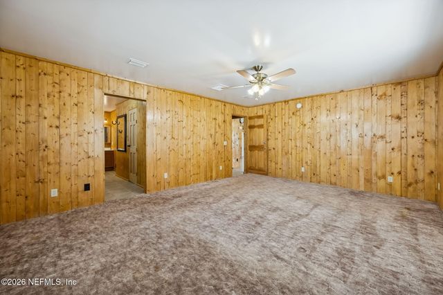 4564 CRAZY HORSE Avenue B, Middleburg, FL 32068