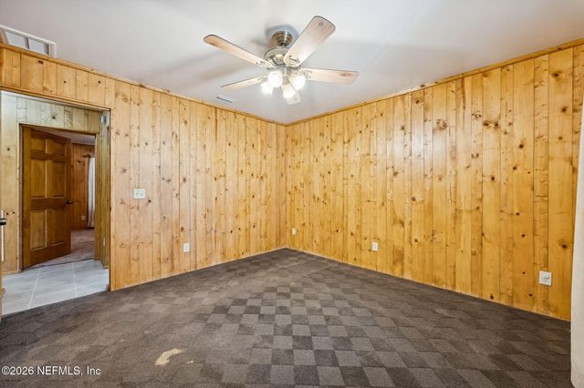 4564 CRAZY HORSE Avenue B, Middleburg, FL 32068
