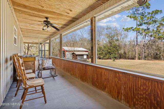 4564 CRAZY HORSE Avenue B, Middleburg, FL 32068