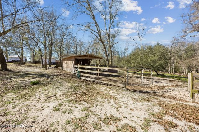 4564 CRAZY HORSE Avenue B, Middleburg, FL 32068