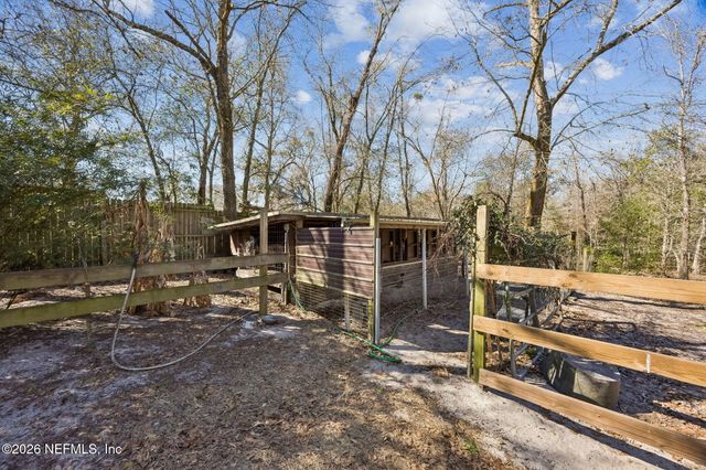 4564 CRAZY HORSE Avenue B, Middleburg, FL 32068