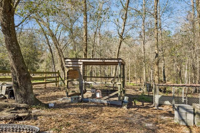 4564 CRAZY HORSE Avenue B, Middleburg, FL 32068