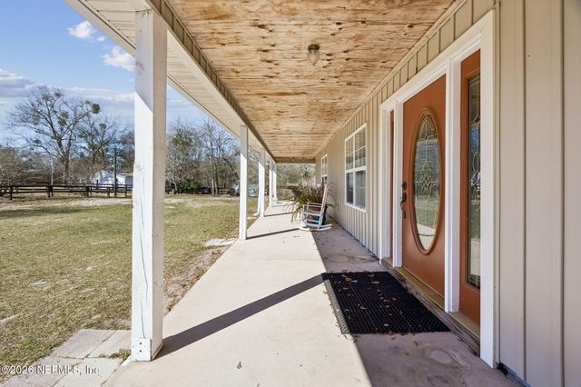 4564 CRAZY HORSE Avenue B, Middleburg, FL 32068