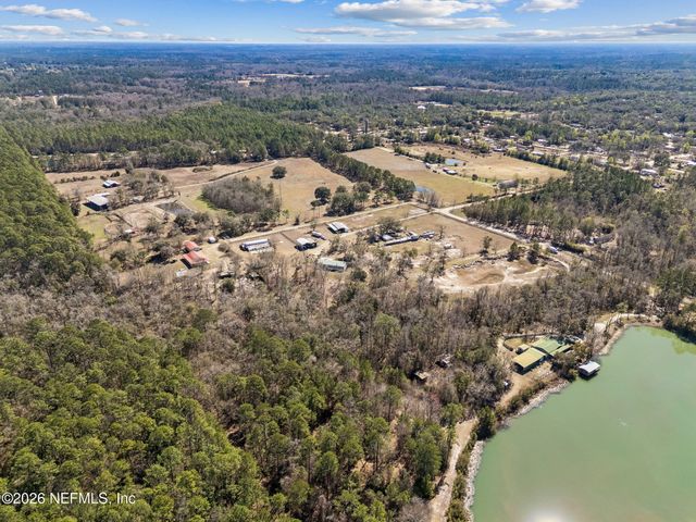 4564 CRAZY HORSE Avenue B, Middleburg, FL 32068