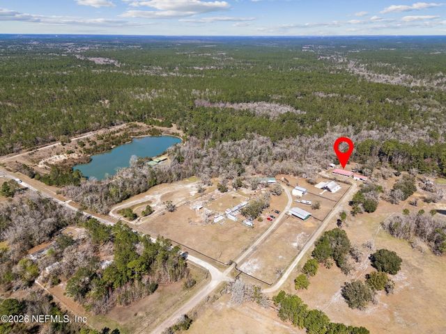 4564 CRAZY HORSE Avenue B, Middleburg, FL 32068