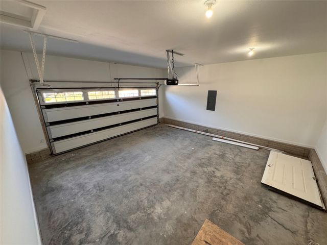 2548 Onawa Street, Des Moines, IA 50317