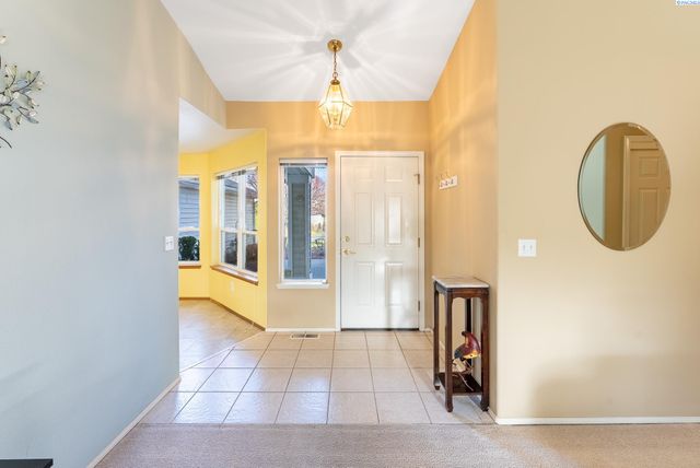 3534 S Huntington Loop, Kennewick, WA 99337