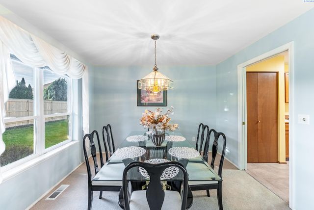 3534 S Huntington Loop, Kennewick, WA 99337