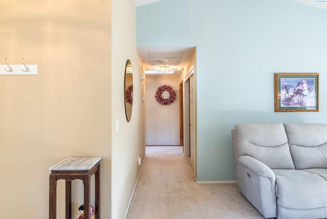 3534 S Huntington Loop, Kennewick, WA 99337