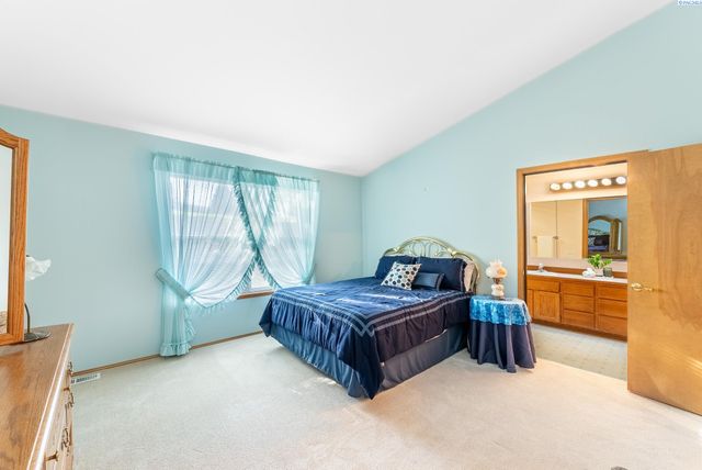 3534 S Huntington Loop, Kennewick, WA 99337