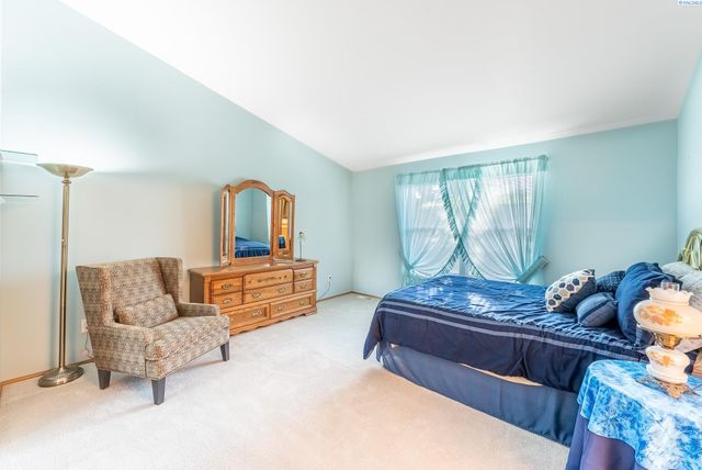 3534 S Huntington Loop, Kennewick, WA 99337