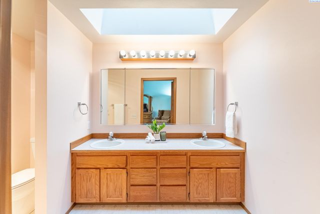 3534 S Huntington Loop, Kennewick, WA 99337