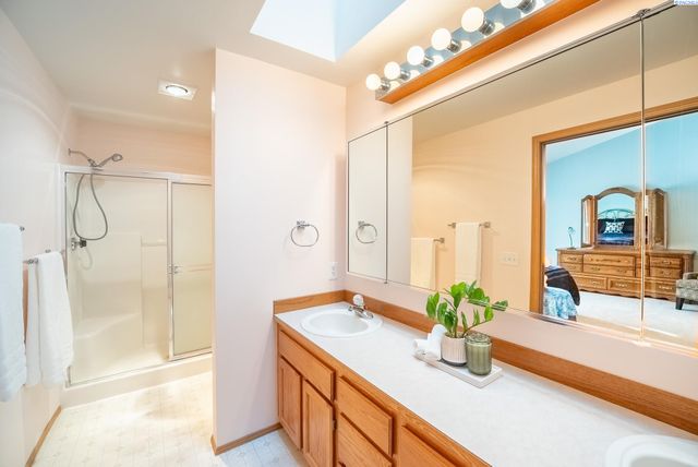 3534 S Huntington Loop, Kennewick, WA 99337