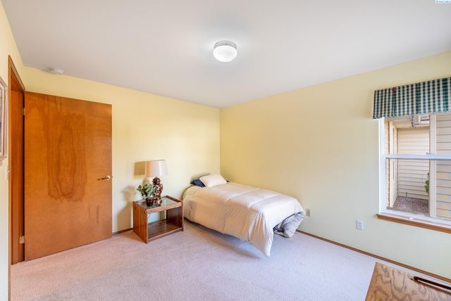 3534 S Huntington Loop, Kennewick, WA 99337