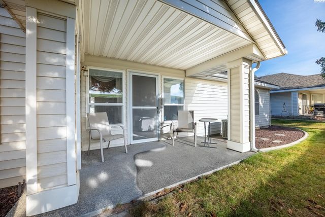 3534 S Huntington Loop, Kennewick, WA 99337