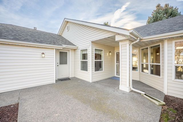 3534 S Huntington Loop, Kennewick, WA 99337