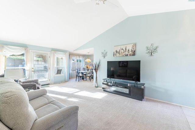 3534 S Huntington Loop, Kennewick, WA 99337