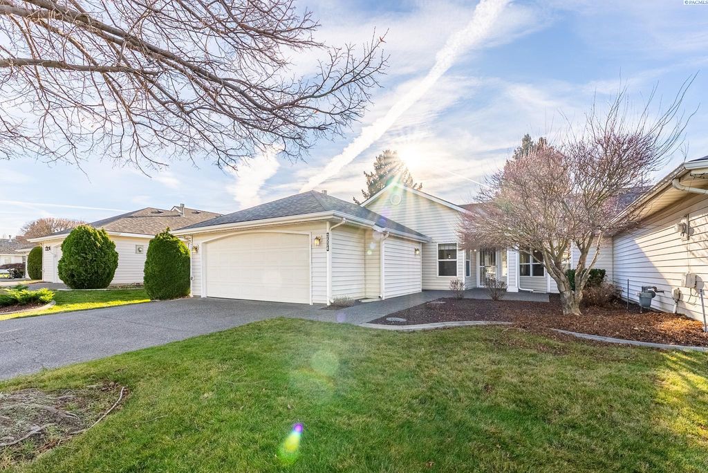3534 S Huntington Loop, Kennewick, WA 99337