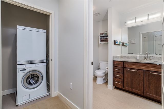 48 Water St 405, Worcester, MA 01604