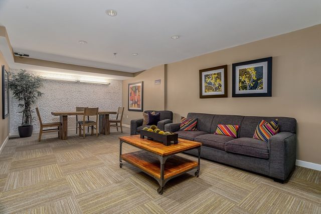 48 Water St 405, Worcester, MA 01604