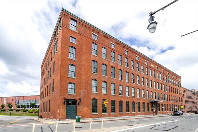 48 Water St 405, Worcester, MA 01604