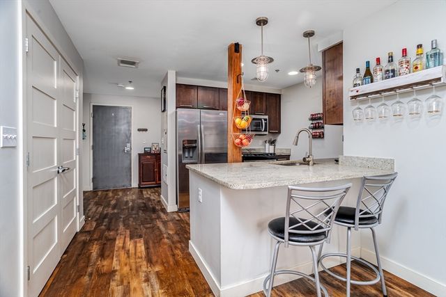 48 Water St 405, Worcester, MA 01604