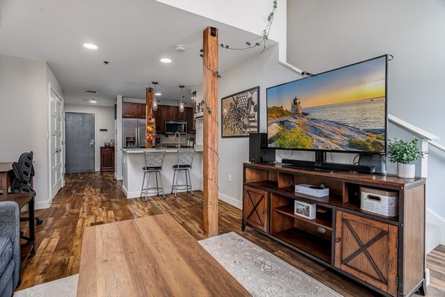 48 Water St 405, Worcester, MA 01604