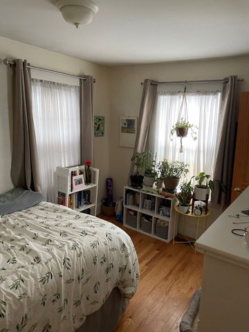 17 Bay St 1R, Cambridge, MA 02139