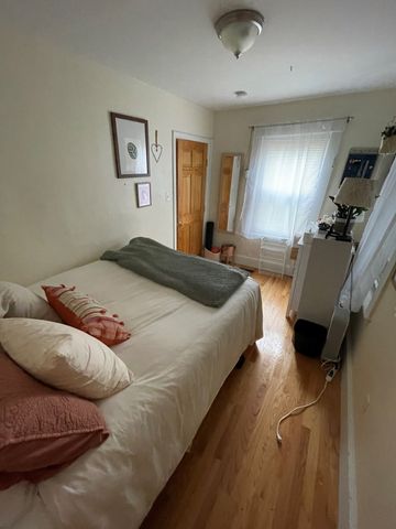 17 Bay St 1R, Cambridge, MA 02139