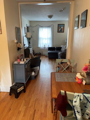 17 Bay St 1R, Cambridge, MA 02139