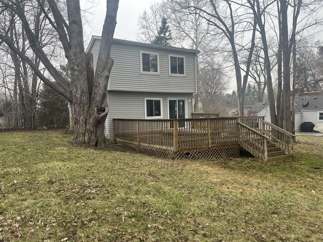 278 E Peterson Drive, Brighton, MI 48114