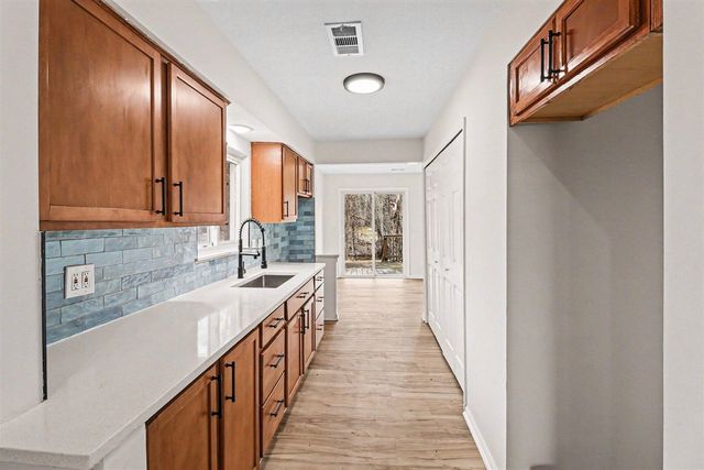 278 E Peterson Drive, Brighton, MI 48114