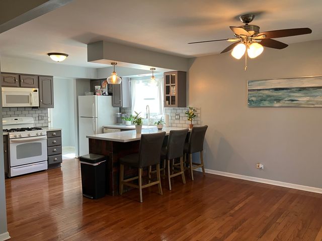 254 PLACID Way, Elk Grove Village, IL 60007