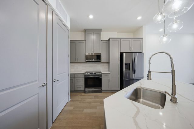 2700 Old Denton Road 4450, Carrollton, TX 75007