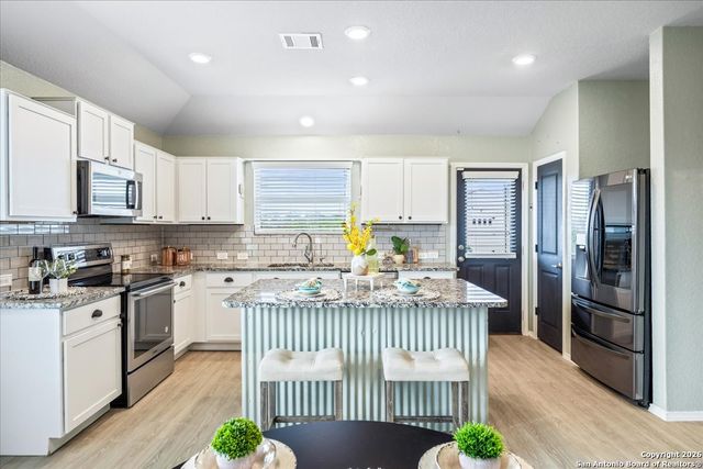 2374 Bullfinch, New Braunfels, TX 78130