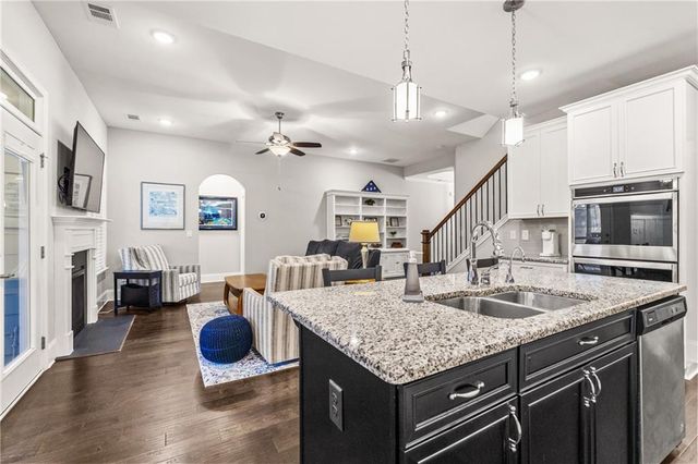 512 Margaret Lane, Woodstock, GA 30188