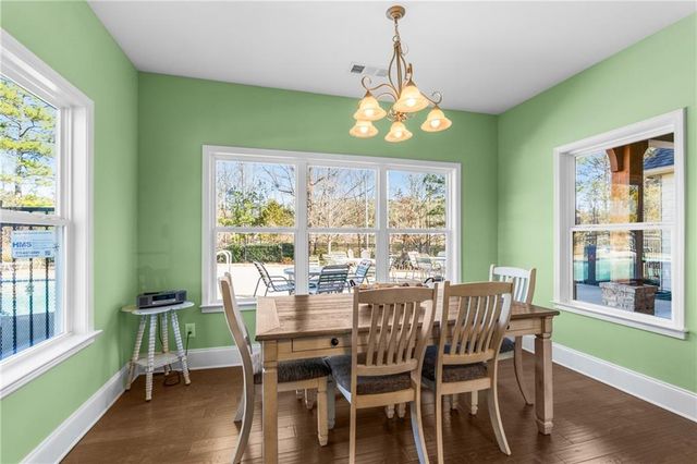 512 Margaret Lane, Woodstock, GA 30188