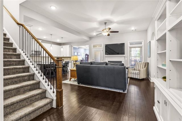 512 Margaret Lane, Woodstock, GA 30188