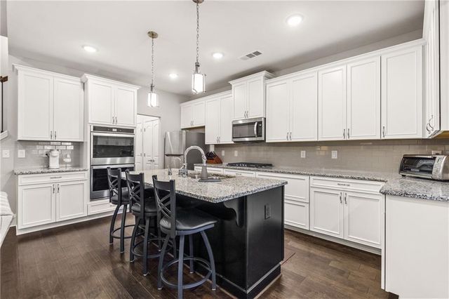 512 Margaret Lane, Woodstock, GA 30188