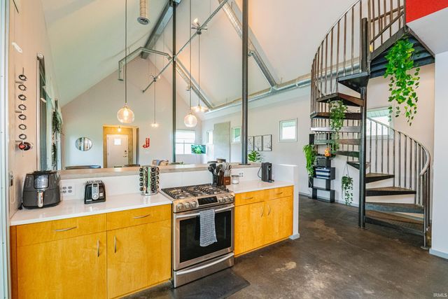 612 N Kerry Drive, Bloomington, IN 47408