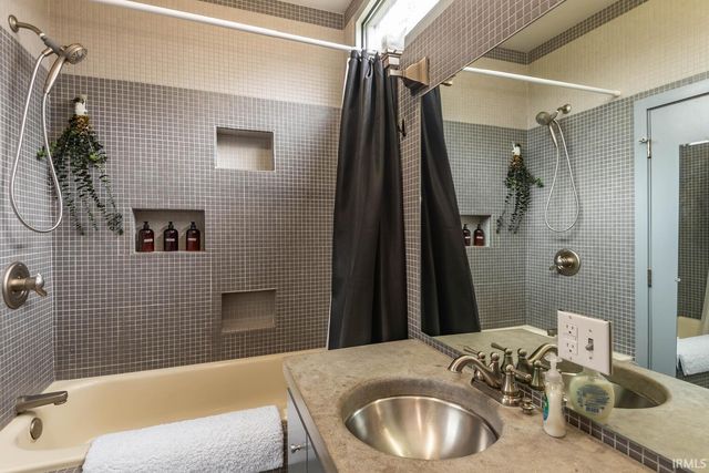 612 N Kerry Drive, Bloomington, IN 47408