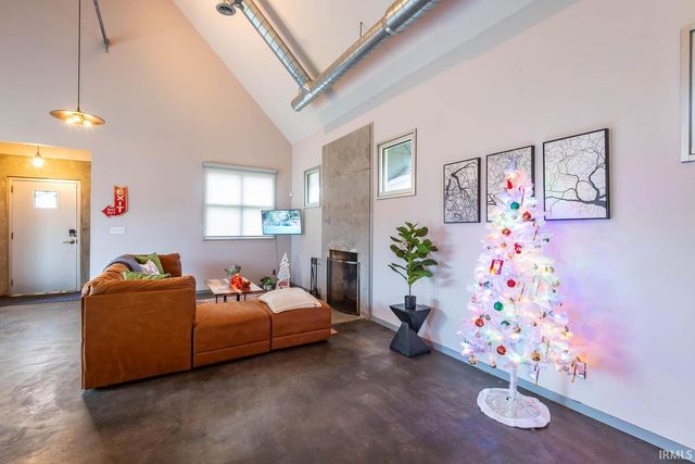 612 N Kerry Drive, Bloomington, IN 47408