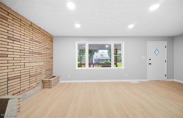 13324 Crennell Avenue, Cleveland, OH 44105