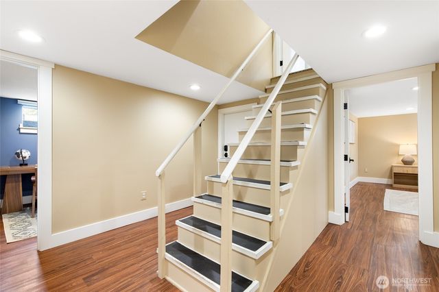 8106 Stone Avenue N, Seattle, WA 98103