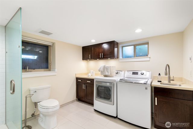 8106 Stone Avenue N, Seattle, WA 98103